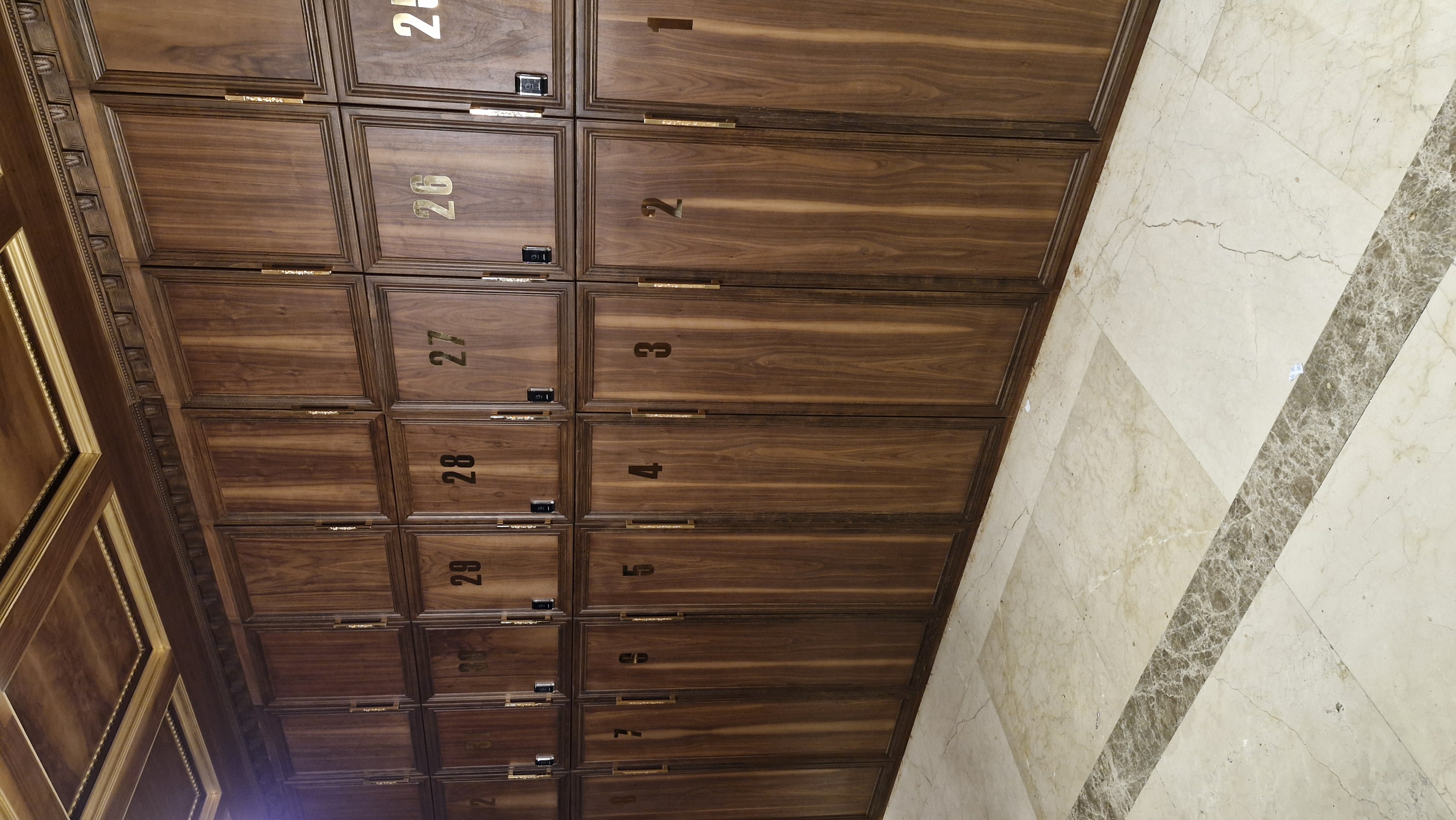 معرفی قفل الکترونیکی کمد پولاریس